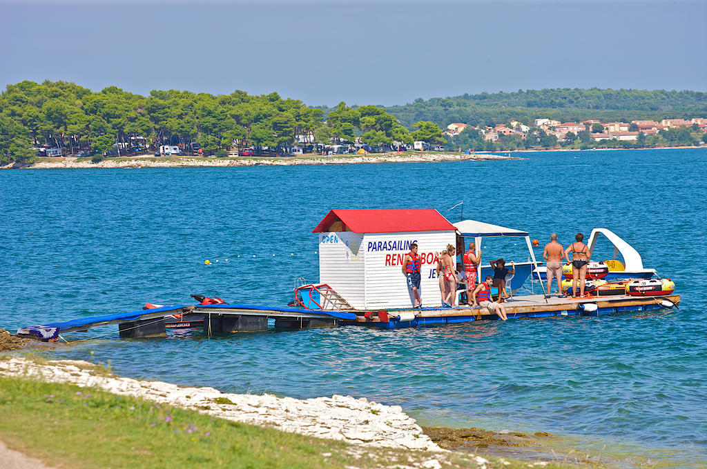 Arena Stupice Camping Homes Premantura Esterno foto